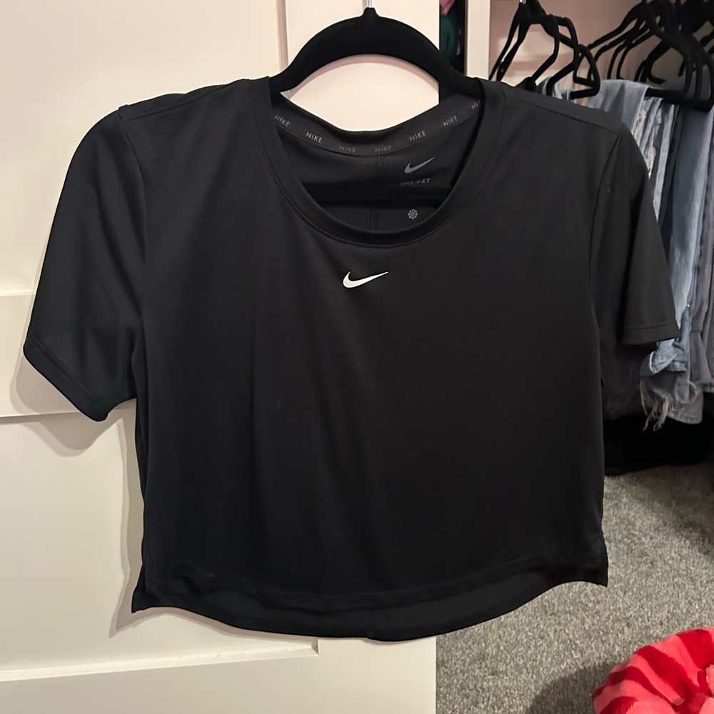 Nike Women's Black Short Sleeve Crop Top